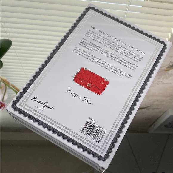 Coco Chanel 💯 Authentic - Picture 4 of 8